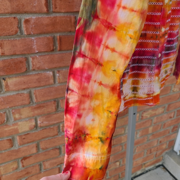 Tie Dye GAP Fitted boyfriend button front - Picture 5 of 14